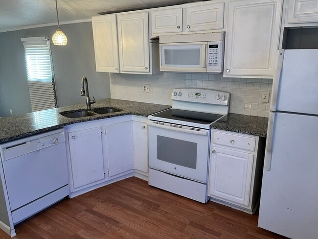 6847 Skyview Dr SE in Acworth, GA - Building Photo - Building Photo