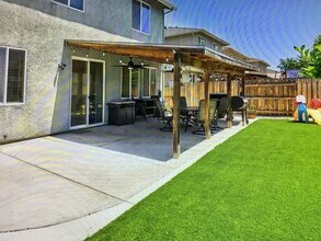 1012 Beymer Loop in Yuba City, CA - Building Photo - Building Photo