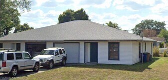 2247-2249 Violet Dr in Ft. Myers, FL - Building Photo