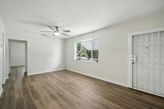 2545 Tequesta Ln in Miami, FL - Building Photo - Building Photo