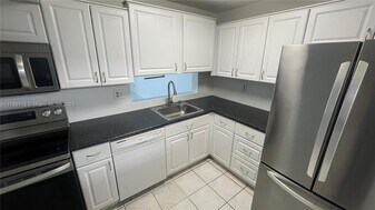 8540 SW 133rd Avenue Rd in Miami, FL - Building Photo