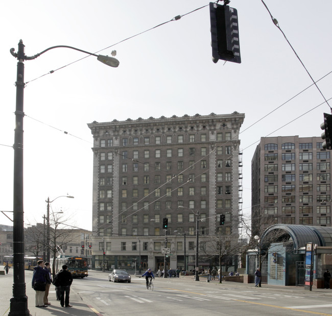 Frye Apartments in Seattle, WA - Foto de edificio - Building Photo