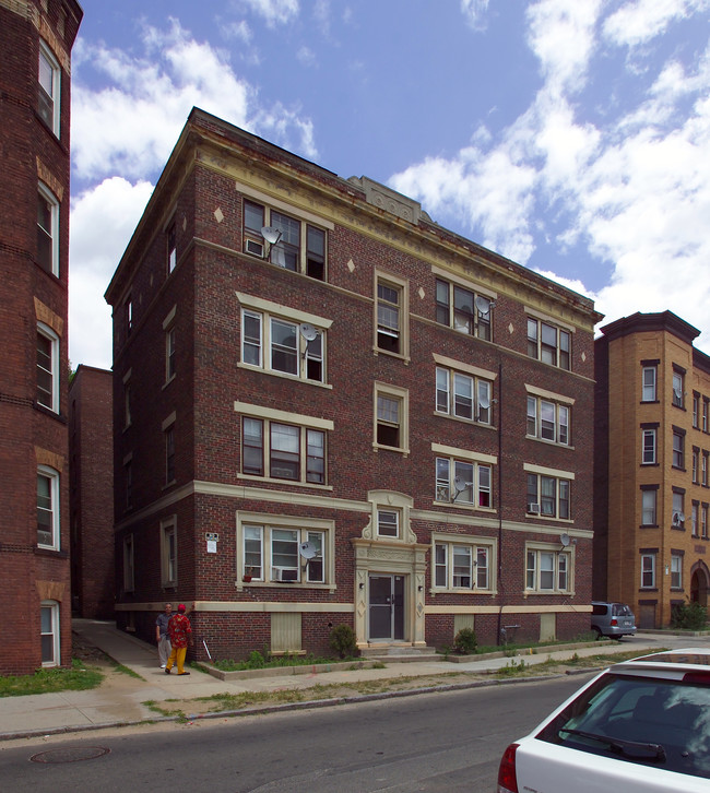 33-37 Spring St in Springfield, MA - Foto de edificio - Building Photo