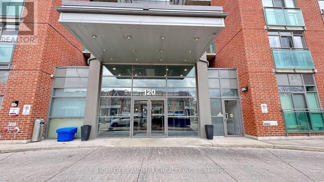120-120 Dallimore Cir in Toronto, ON - Building Photo - Building Photo