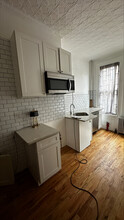 143 N 9th St in Brooklyn, NY - Building Photo - Interior Photo