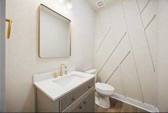222 Canino Rd in Houston, TX - Building Photo - Building Photo
