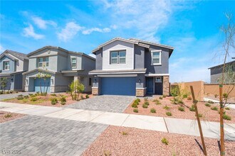1027 Gentle Swan in Henderson, NV - Building Photo - Building Photo