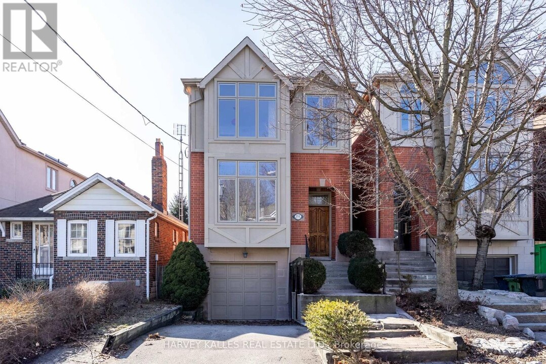 351 Deloraine Ave in Toronto, ON - Building Photo