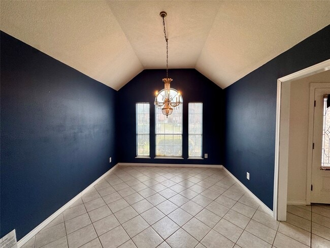 303 Waterwood Dr in Orange, TX - Building Photo - Building Photo