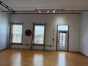 720 S Marquette St, Unit 407 in Racine, WI - Building Photo - Building Photo