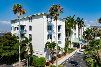 Harbor Walk Condominiums in Punta Gorda, FL - Building Photo - Building Photo