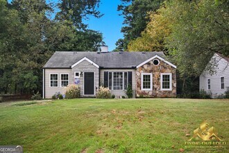 1439 Westridge Rd SW in Atlanta, GA - Building Photo - Building Photo