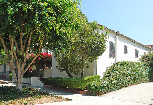 1230-1232 N Flores St in West Hollywood, CA - Foto de edificio - Building Photo