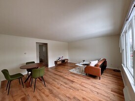 1320 Westcott St, Unit 1320 Westcott in Syracuse, NY - Building Photo