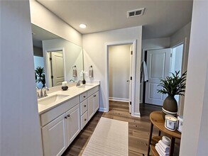 7313 Mulberry St in Flowery Branch, GA - Building Photo - Building Photo