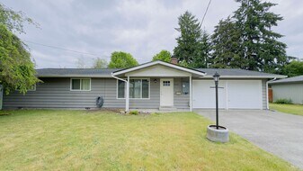 2310 Angela St SE in Lacey, WA - Building Photo