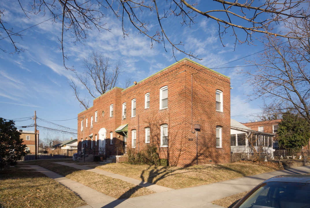 3306 Ely Pl SE in Washington, DC - Building Photo