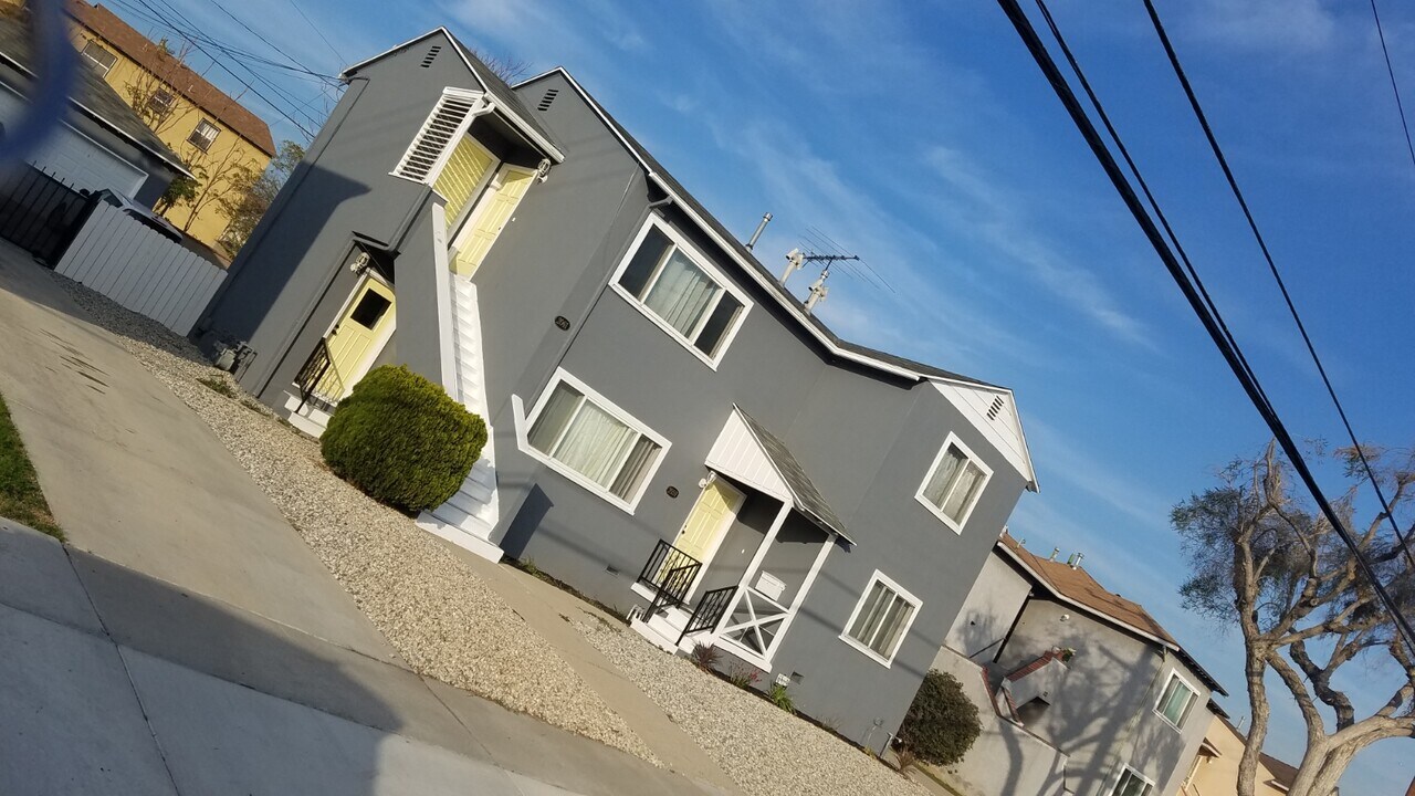 2059 W 104th St, Unit 2061 in Los Angeles, CA - Foto de edificio