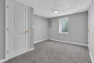 7635 Baltimore Ave in Kansas City, MO - Building Photo - Building Photo