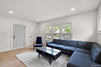 308-310 E Harry Ave in Hazel Park, MI - Building Photo - Building Photo