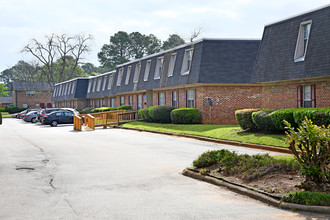 Quinn Court Apartments in Albany, GA - Building Photo - Building Photo