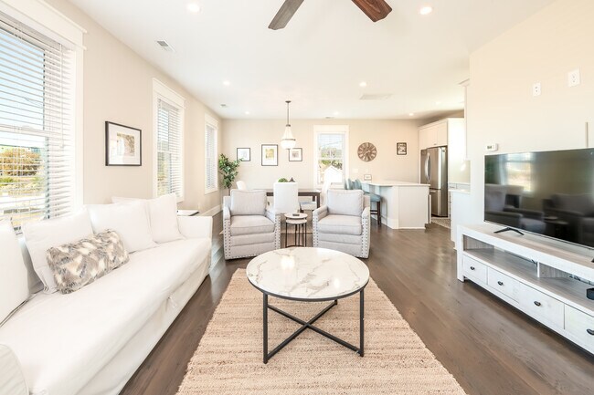 83 Cooper St in Charleston, SC - Building Photo - Building Photo