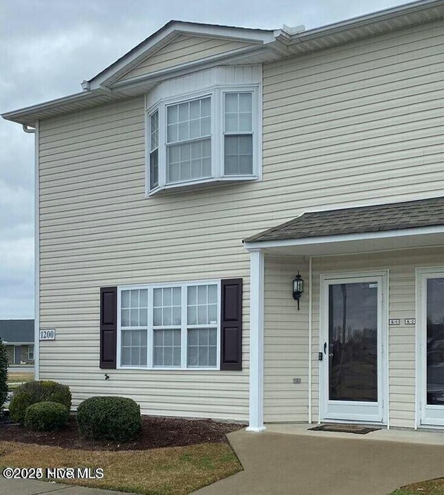 2152 Flagstone Ct in Greenville, NC - Foto de edificio