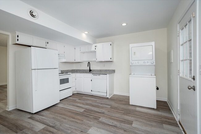 597 Huntington Pky, Unit B in Nashville, TN - Building Photo - Building Photo