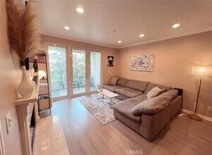 2233 Martin, Unit 207 in Irvine, CA - Building Photo - Building Photo