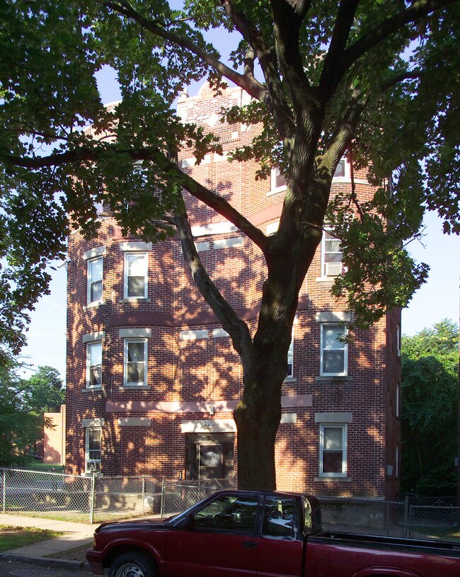24 Coomes St in Springfield, MA - Building Photo - Building Photo
