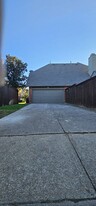 10604 Alexandria Dr