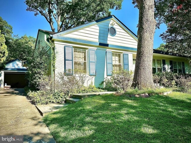 11903 Henry Fleet Dr in Potomac, MD - Building Photo - Building Photo