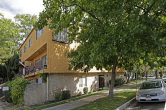 T Street Apartments in Sacramento, CA - Building Photo - Building Photo