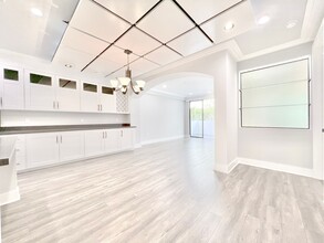 10270 Almayo Avenue in Los Angeles, CA - Building Photo - Interior Photo