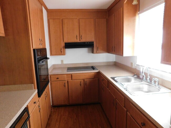 215 Crescent Dr in Hertford, NC - Building Photo - Building Photo