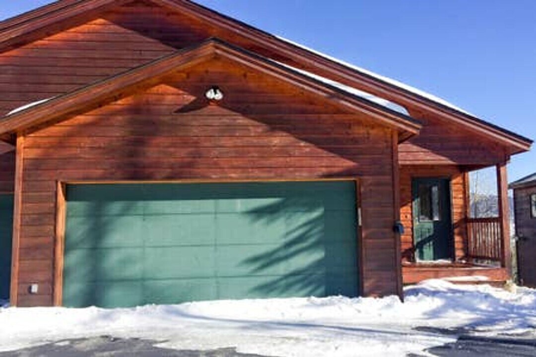 83 Bashore Ct in Silverthorne, CO - Building Photo