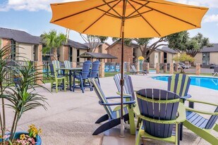 Residence at Deer Park Apartments in Deer Park, TX - Building Photo