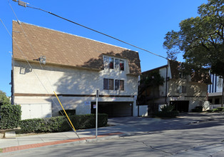 Riverine Apartments in Santa Ana, CA - Building Photo - Building Photo