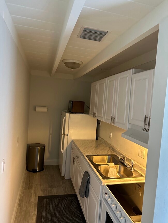 1174 8th Ave N, Unit City of Naples by Mall in Naples, FL - Foto de edificio - Building Photo