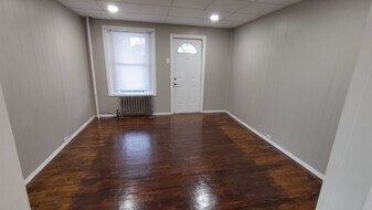 618 Deacon St, Unit Deacon Street in Scranton, PA - Building Photo