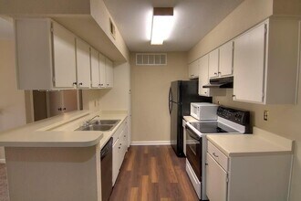 12905 Woodforest Blvd in Houston, TX - Building Photo - Building Photo