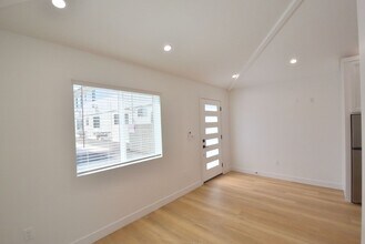 10839 Moorpark St in Los Angeles, CA - Building Photo - Building Photo