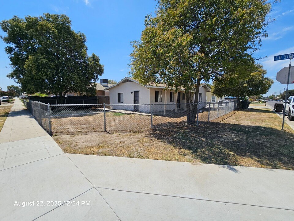 261 N O St in Tulare, CA - Building Photo