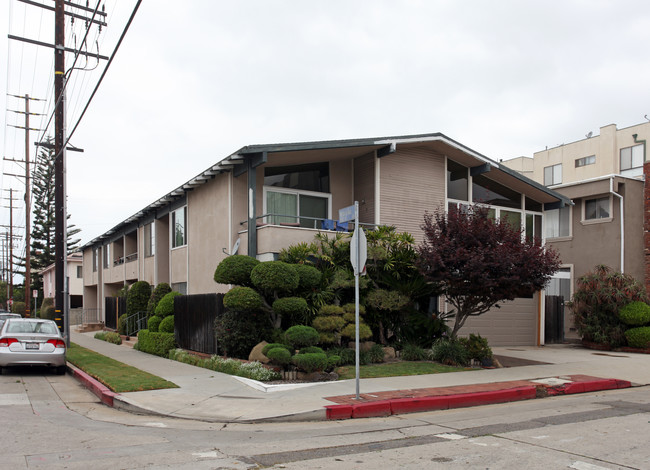 1751 Colby Ave in Los Angeles, CA - Building Photo - Building Photo