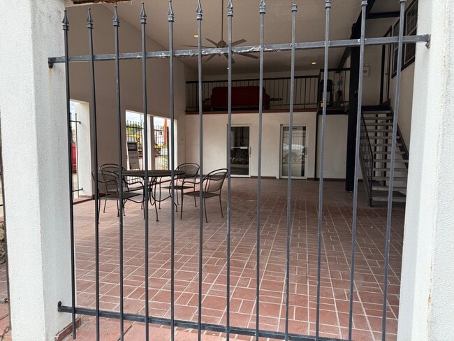 property at 400 W Texas Ave