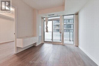 9000 Jane St in Vaughan, ON - Building Photo - Building Photo