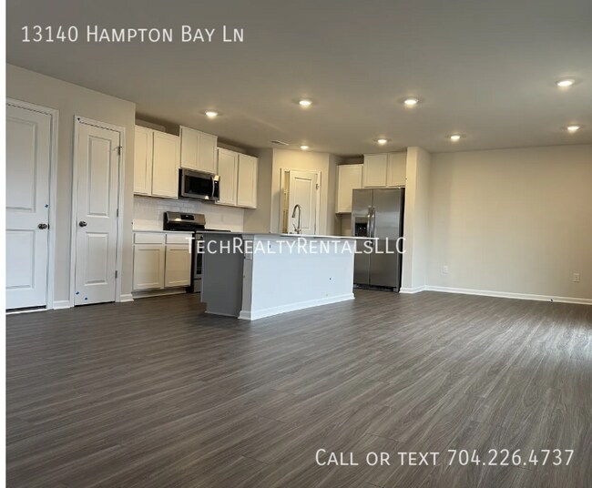 13140 Hampton Bay Ln in Charlotte, NC - Foto de edificio - Building Photo