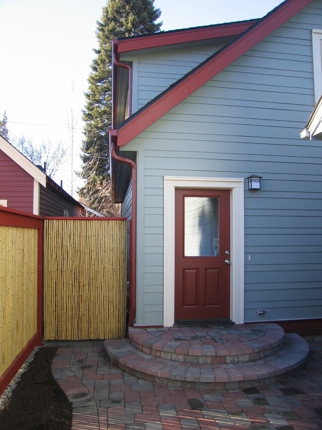 1719 NW 2nd St in Bend, OR - Building Photo - Building Photo