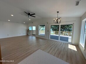 106 Broadview Ln in Hampstead, NC - Building Photo - Building Photo