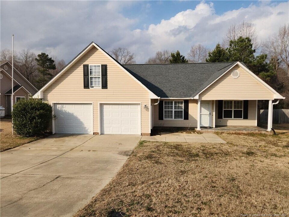 7720 Redwood Ave in Fayetteville, NC - Building Photo